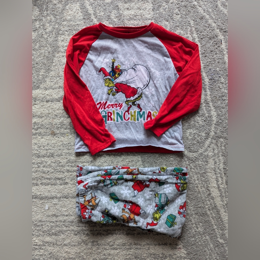Official The Grinch Pajamas Set